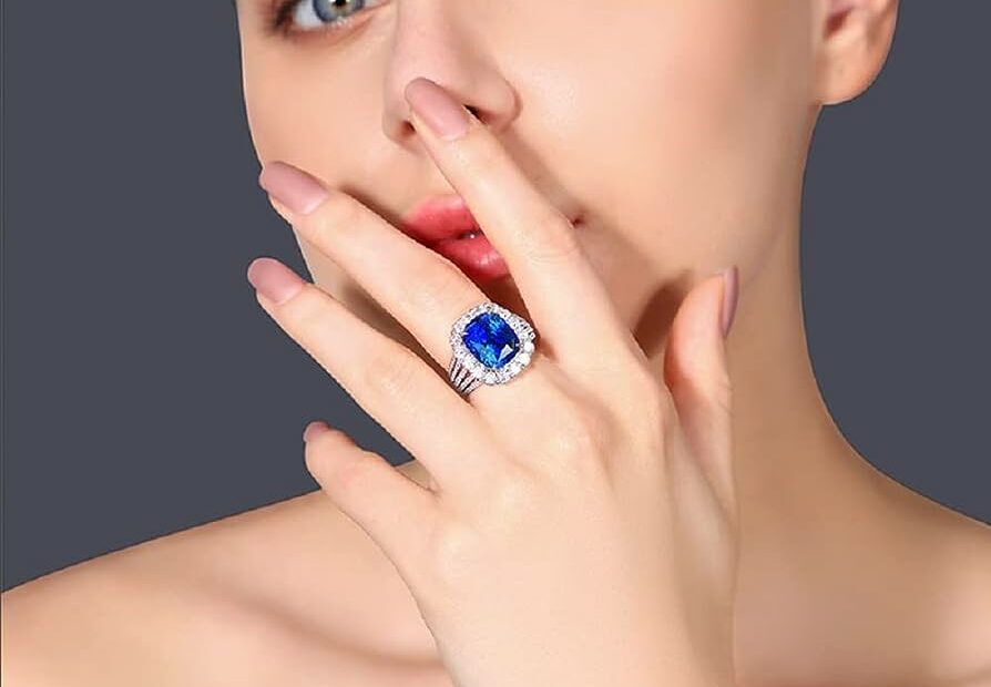 Nhẫn Sa Phát 5 Carat: Sự Quý Phái Trong Tinh Xảo