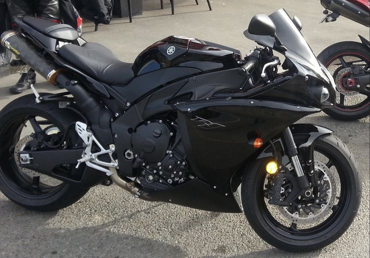 Yamaha R1 2011 Black: Siêu Xe Đẹp Không Tì Vết