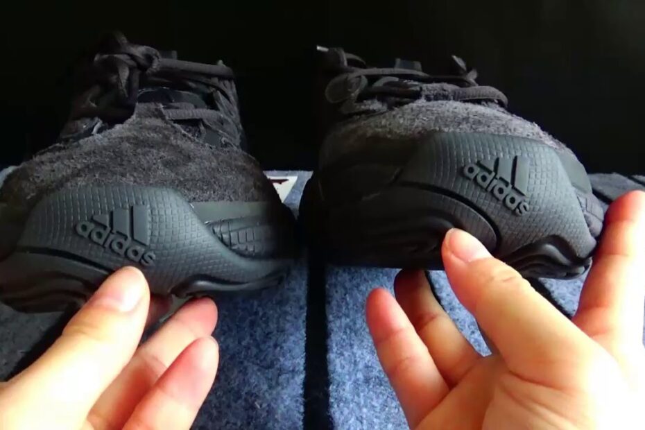 Yeezy 500 Black Fake: Sự Thật Về Giày Sneaker