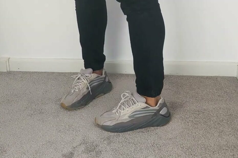 Yeezy Tephra On Feet: Sự Kết Hợp Hoàn Hảo Cho Phong Cách Đường Phố