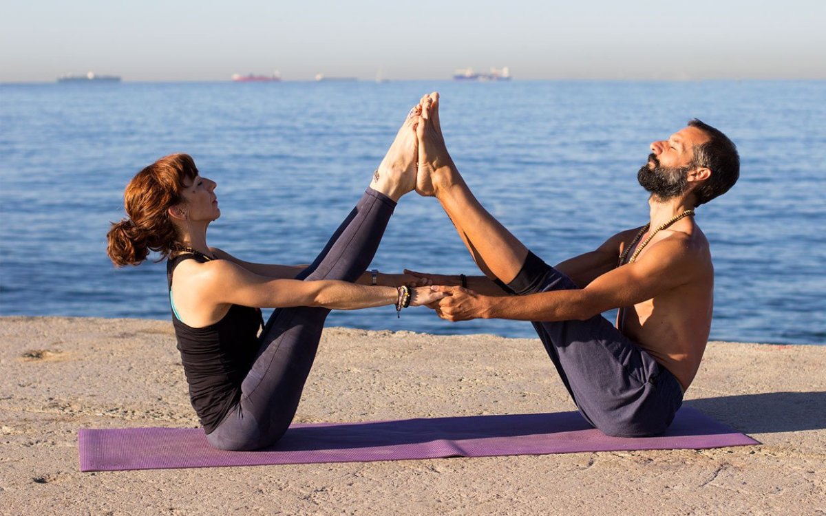 Yoga Poses For Two People: 5 Best Couples Yoga Poses - Parade:  Entertainment, Recipes, Health, Life, Holidays